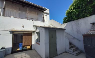 Ph De 4 Ambientes En Dos Plantas, Amplio, Garaje, Parrilla, Oportunidad