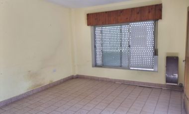 VENTA CASA AMERICANA 4 AMBIENTES MORÓN