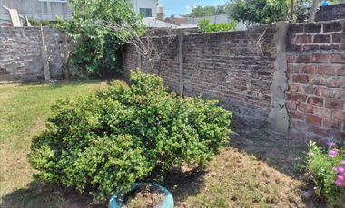 VENTA CASA AMERICANA 4 AMBIENTES MORÓN