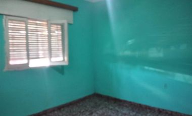 VENTA CASA AMERICANA 4 AMBIENTES MORÓN