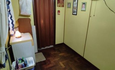 Excelente propiedad de 3 ambientes con cochera  y terraza y departamento  monoambiente.
