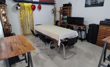 Excelente propiedad de 3 ambientes con cochera  y terraza y departamento  monoambiente.