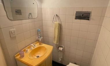 Casa de 4 Ambientes y garaje doble en Banfield.