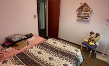 Casa de 4 Ambientes y garaje doble en Banfield.