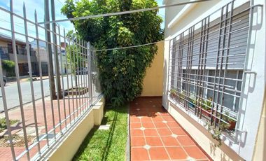 VENTA CASA SOBRE LOTE PROPIO, LANUS ESTE PRECIO REBAJADO