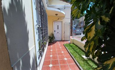 VENTA CASA SOBRE LOTE PROPIO, LANUS ESTE PRECIO REBAJADO