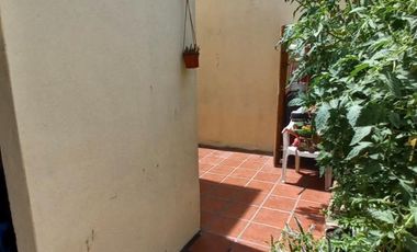 VENTA CASA SOBRE LOTE PROPIO, LANUS ESTE PRECIO REBAJADO
