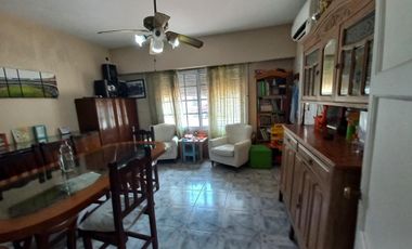 VENTA CASA SOBRE LOTE PROPIO, LANUS ESTE PRECIO REBAJADO