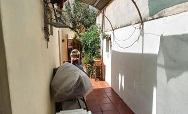 VENTA CASA SOBRE LOTE PROPIO, LANUS ESTE PRECIO REBAJADO
