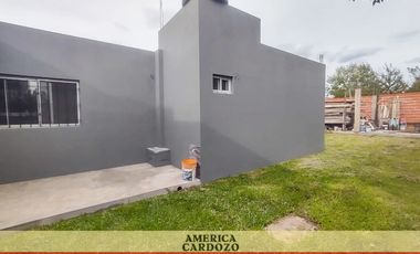 CASA CON DOS LOCALES A ESTRENAR 4 AMBIENTES, GRAL. RODRIGUEZ
