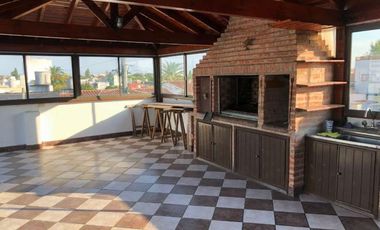 CASA PH DE 5 AMBIENTES EN EXCELENTE CONDICIONES