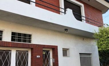 CASA PH DE 5 AMBIENTES EN EXCELENTE CONDICIONES