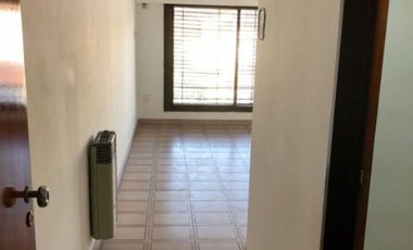 CASA PH DE 5 AMBIENTES EN EXCELENTE CONDICIONES