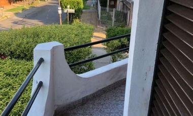 CASA PH DE 5 AMBIENTES EN EXCELENTE CONDICIONES