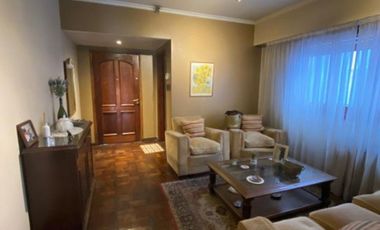 CASA EN VENTA DE 4 AMBIENTES