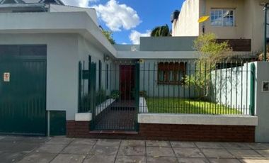 CASA EN VENTA DE 4 AMBIENTES