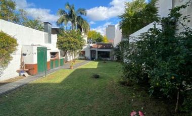 CASA EN VENTA DE 4 AMBIENTES
