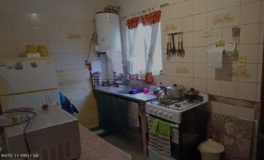 VENDO CASA 2 AMB CON PARQUE