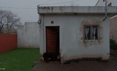 VENDO CASA 2 AMB CON PARQUE
