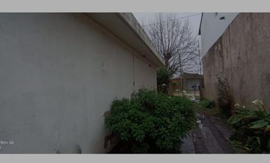 VENDO CASA 2 AMB CON PARQUE