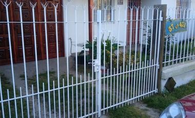 CASA 3 AMBIENTES MAS DOS DEPARTAMENTOS AMOBLADOS