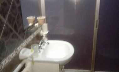 CASA 3 AMBIENTES MAS DOS DEPARTAMENTOS AMOBLADOS