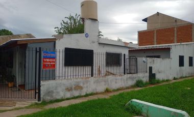 Dos casas sobre un mismo lote, en esquina