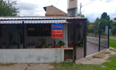 Dos casas sobre un mismo lote, en esquina