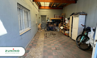 Casa de tres ambientes a la venta en San Miguel