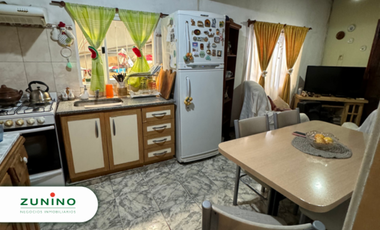 Casa de tres ambientes a la venta en San Miguel