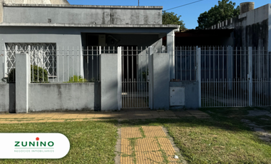 Casa de tres ambientes a la venta en San Miguel