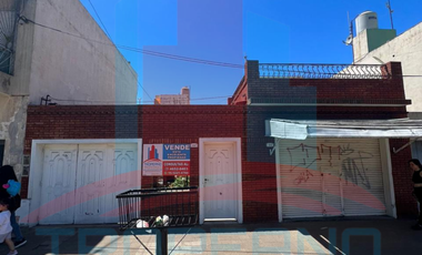 Casa Con Local En Venta Isidro Casanova Excelente Ubicación