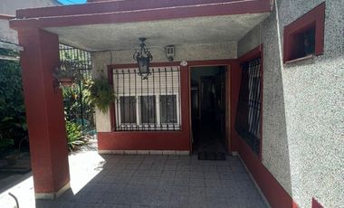 Casa Con Local En Venta Isidro Casanova Excelente Ubicación