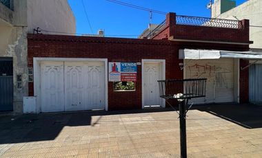 Casa Con Local En Venta Isidro Casanova Excelente Ubicación