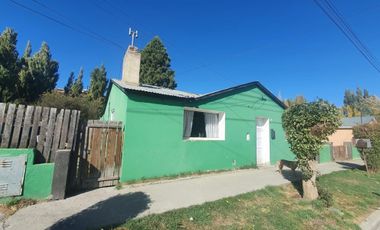 Vivienda en venta con excelente ubicación.