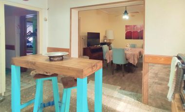Casa 4 ambientes, quincho, parrilla, patio y terraza, en excelente estado