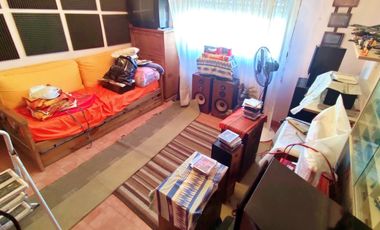 Casa 4 ambientes, quincho, parrilla, patio y terraza, en excelente estado