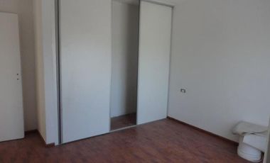 VENTA DE EXCELENTE DUPLEX 3 AMBIENTES EN LUIS GUILLÓN - 4 COCHERAS
