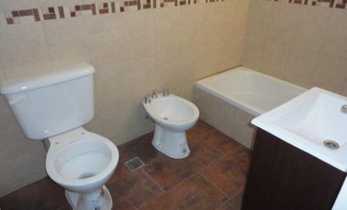 VENTA DE EXCELENTE DUPLEX 3 AMBIENTES EN LUIS GUILLÓN - 4 COCHERAS