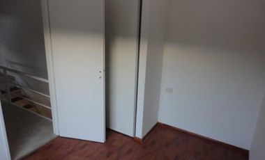 VENTA DE EXCELENTE DUPLEX 3 AMBIENTES EN LUIS GUILLÓN - 4 COCHERAS