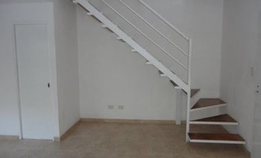 VENTA DE EXCELENTE DUPLEX 3 AMBIENTES EN LUIS GUILLÓN - 4 COCHERAS