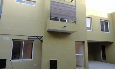 VENTA DE EXCELENTE DUPLEX 3 AMBIENTES EN LUIS GUILLÓN - 4 COCHERAS
