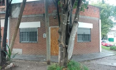CASA DE TRES AMBIENTES.
