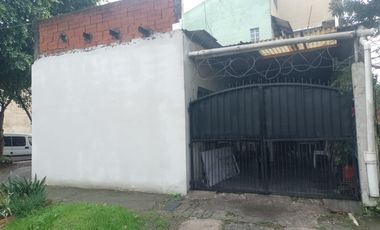 CASA DE TRES AMBIENTES.