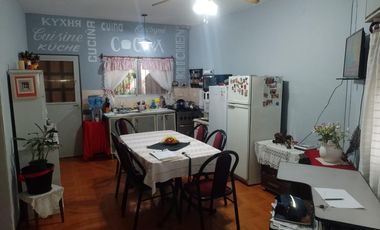 CASA DE TRES AMBIENTES.