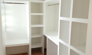 Muy linda casa en venta con vista al mar