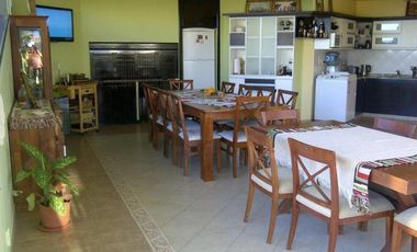 Muy linda casa en venta con vista al mar