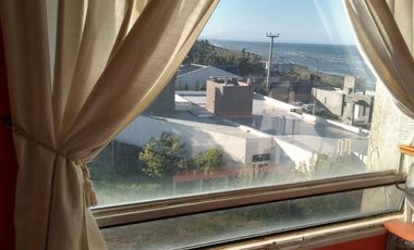 Muy linda casa en venta con vista al mar