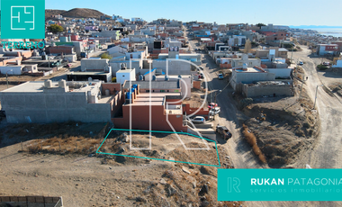 #Venta_RUKAN | TERRENO EN VENTA | Barrio VISTA HERMOSA (Vista Panorámica al Mar) | calle PERITO MORENO | Caleta Olivia.- | Lote de 256m2. | Título de