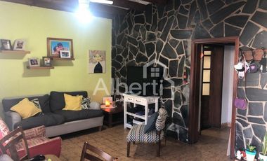 VENTA - CASA P.H. - HAEDO - 5 CUADRAS DE LA ESTACIÓN.